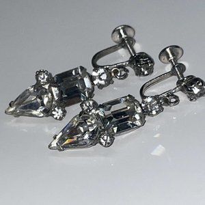 Vintage Rhinestone Silver Tone Pear Cut Dangle Drop Screw Back Earrings